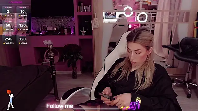 AnnieGOld_ Chat XXX in diretta