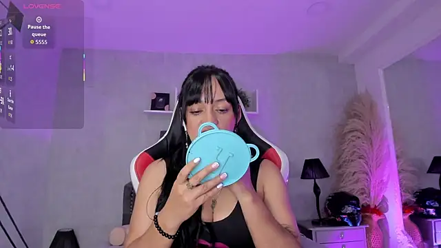 EmiliaRose_ Adlı Modelin Canlı XXX Sohbeti