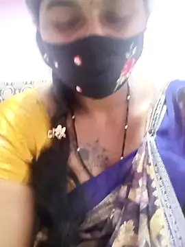 Tamil_Hot_Anu: διαδικτυακό σόου στην κάμερα