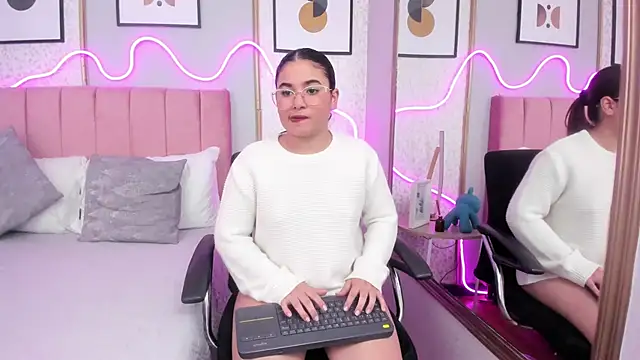 HAILYSTONE Live XXX-chat