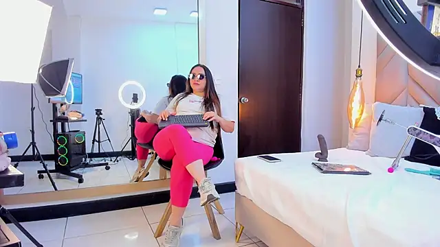 SabrinaVantress 现场XXX聊天