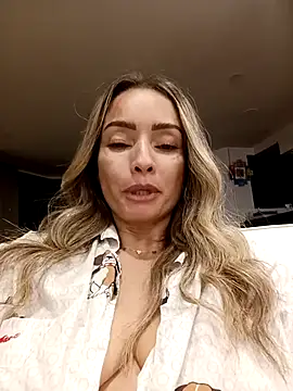 Loly_Horny's Webcam Show