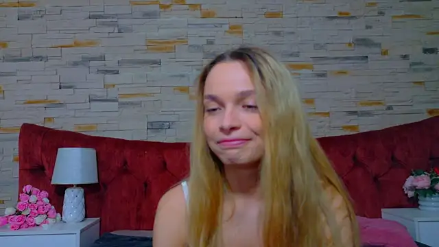 LannaSkyy – webcam-show