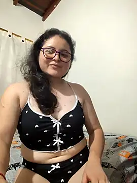 Chat XXX en directo de DarkCherry20_