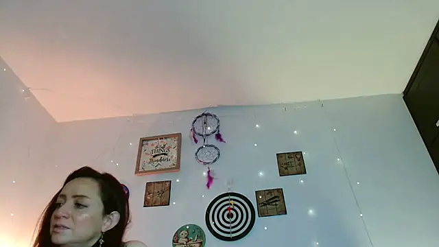 Katicalatinmilf webcam show