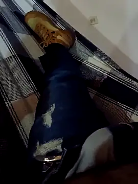 mel-0987: διαδικτυακό σόου στην κάμερα