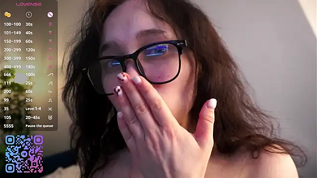 Chat XXX en directo de HannaHayles