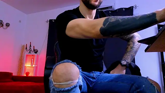 MightyAaron66 现场XXX聊天