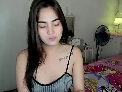 nica_doll Adlı Modelin Web Kamerası Şovu