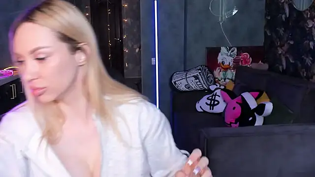 Blckmirrorr live XXX chat