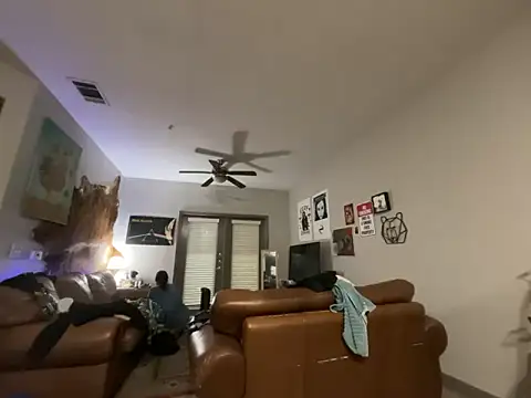 Chat +18 de ash10alex ao vivo