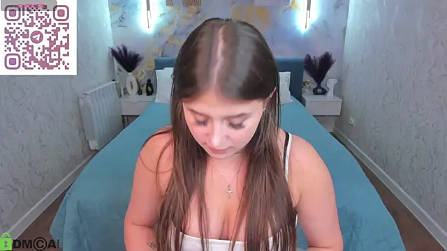 Crystal-Lace élő XXX-chatje