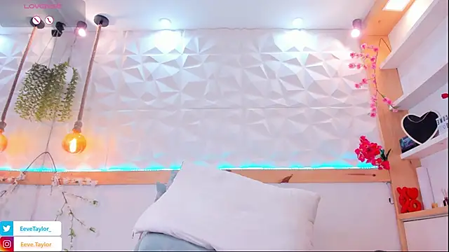 XXX chat uživo modela Eevee_Taylor