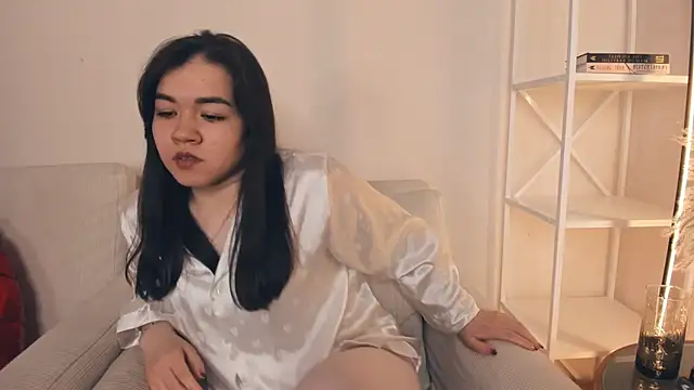 แชท XXX สดของ ShanaYock