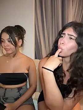 tuckersabrina: διαδικτυακό σόου στην κάμερα