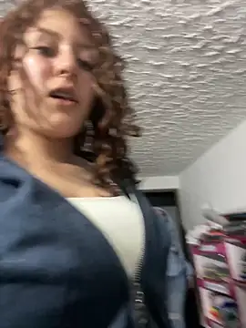 Amber_rosse_outdoorsのウェブカメラショー