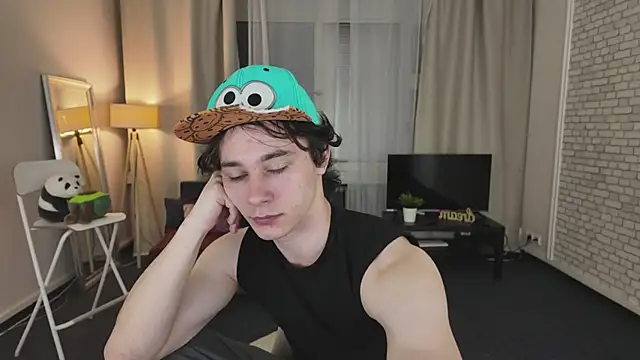 KevinStrike: вебкам-шоу