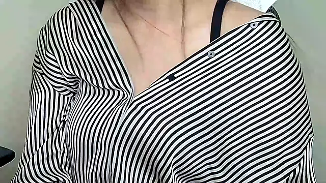 Nyra-Goddess Chat XXX in diretta