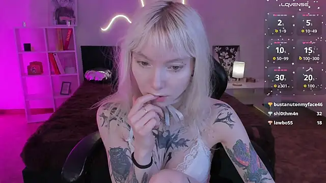 tattoo_art_baby élő XXX-chatje