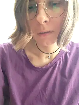 XXX chat uživo modela Aashikalaa