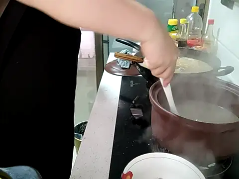 AngelwithEcup élő XXX-chatje