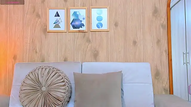 XXX chat uživo modela demyrose_