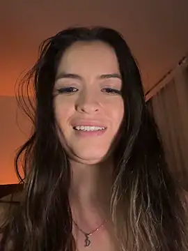 XXX chat uživo modela Little__Danni1