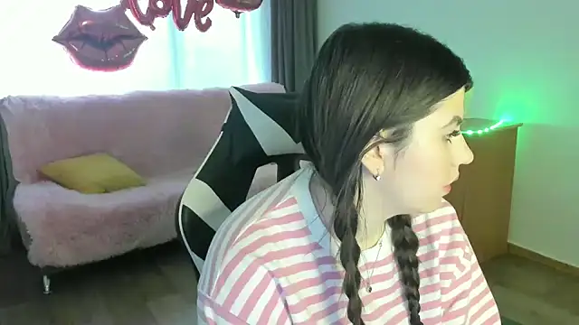 دردشة KisaModel الجنسية المباشرة