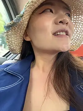 lucyxiaolulu 现场XXX聊天