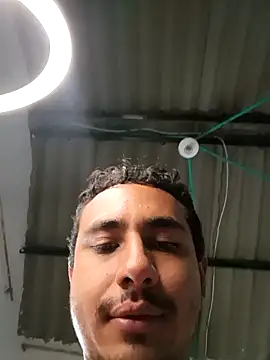 Chatroom XXX en direct de Simone_Miller