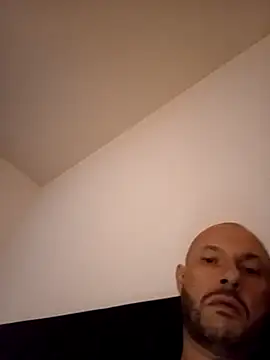 Pertunjukan Kamera Web Guitccch