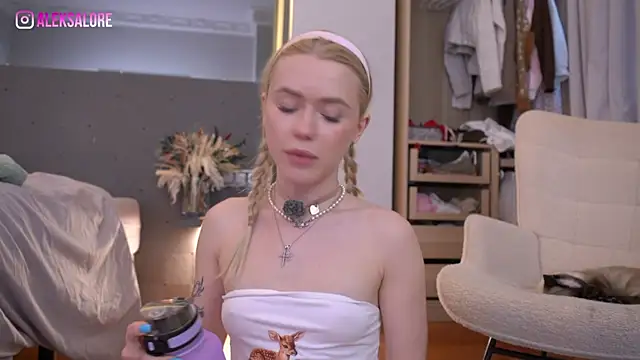 LexieLoree Adlı Modelin Canlı XXX Sohbeti