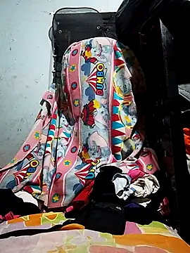 Pertunjukan Kamera Web CHO8708