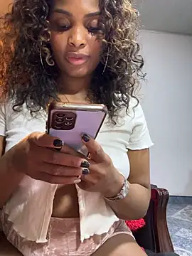 AuroraBrow live XXX chat