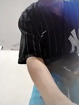 brian_05v Webcam-Show