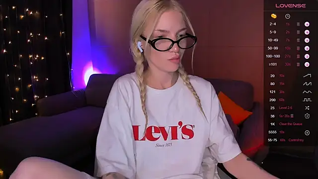 AnyaTaylor_: απευθείας συνομιλία ΧΧΧ