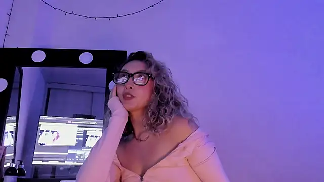 Laurenn_Sweet Chat XXX live