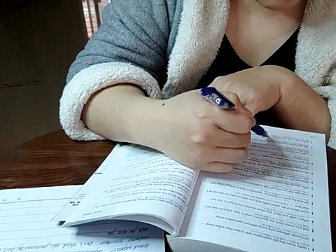 AngelwithEcup: онлайн-секс-чат