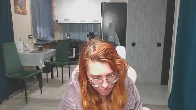 Reginasmilee 现场XXX聊天