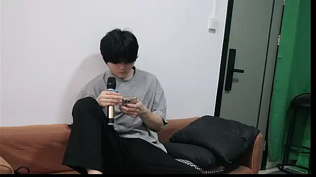 xf-110: διαδικτυακό σόου στην κάμερα