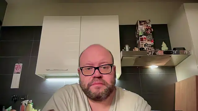 theitalianbear's Live XXX Chat