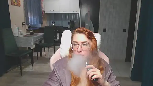 Reginasmilee's Live XXX Chat