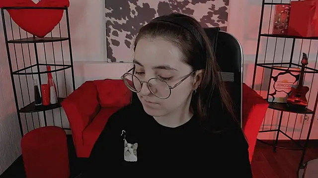 VirtuallVoyant Chat XXX live