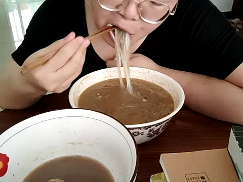 Czat XXX na żywo – AngelwithEcup