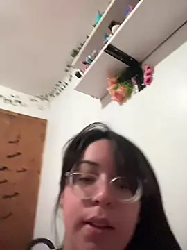 indiegirl666 Show in webcam