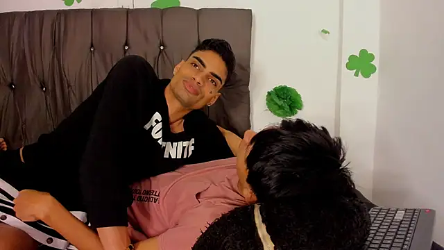 Gay_Red_Room লাইভ XXX চ্যাট