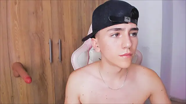 Show modela irvin_keyes_1 na web-kameri