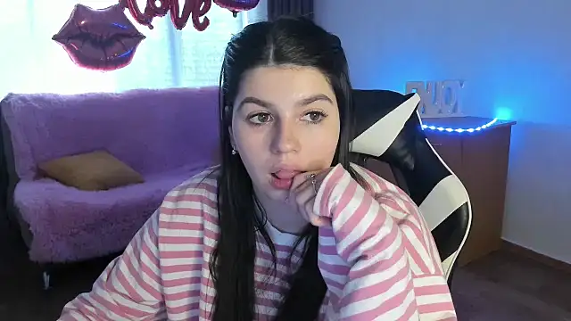 KisaModel Chat XXX live