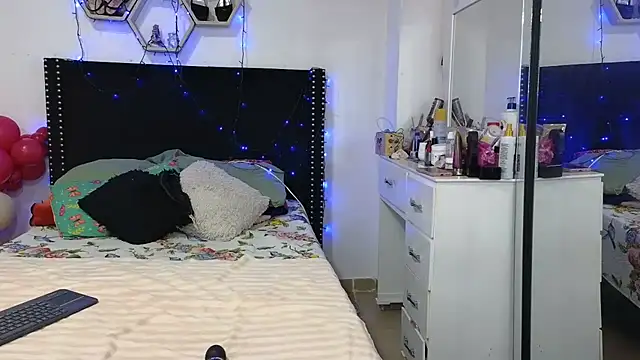 Онлайн чат XXX charlotte_077