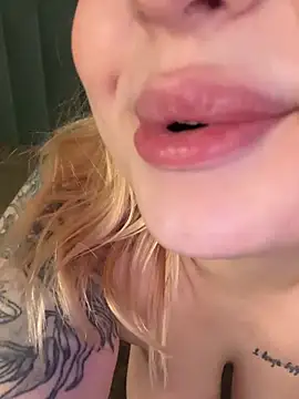 KellyMoors Adlı Modelin Web Kamerası Şovu